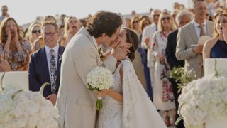 Image may contain Ricardo Hausmann La Parka Bill Kenney Flower Flower Arrangement Flower Bouquet Plant and Clothing