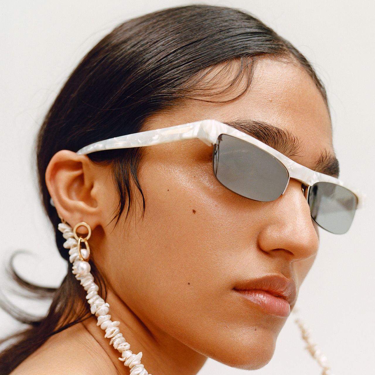 5 Of The Best Light Therapy Glasses For Improved Sleep And Eye Health