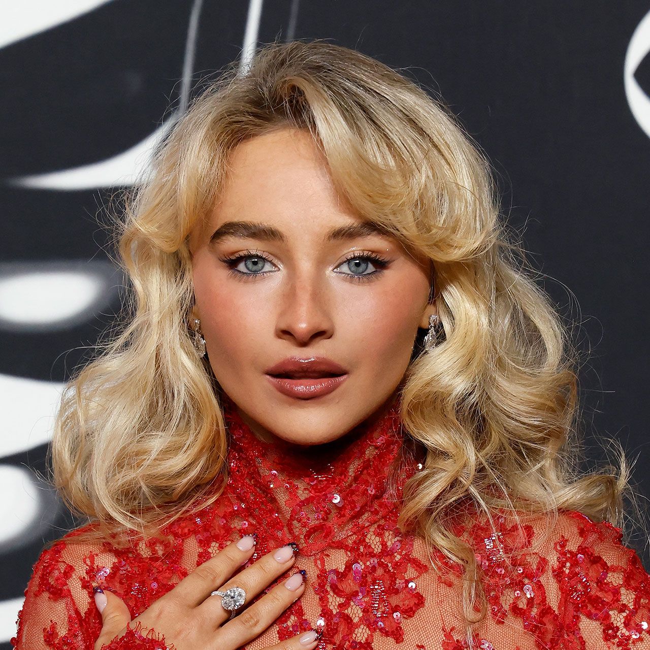 Every Product Worth Buying In Sabrina Carpenter’s Make-Up Bag