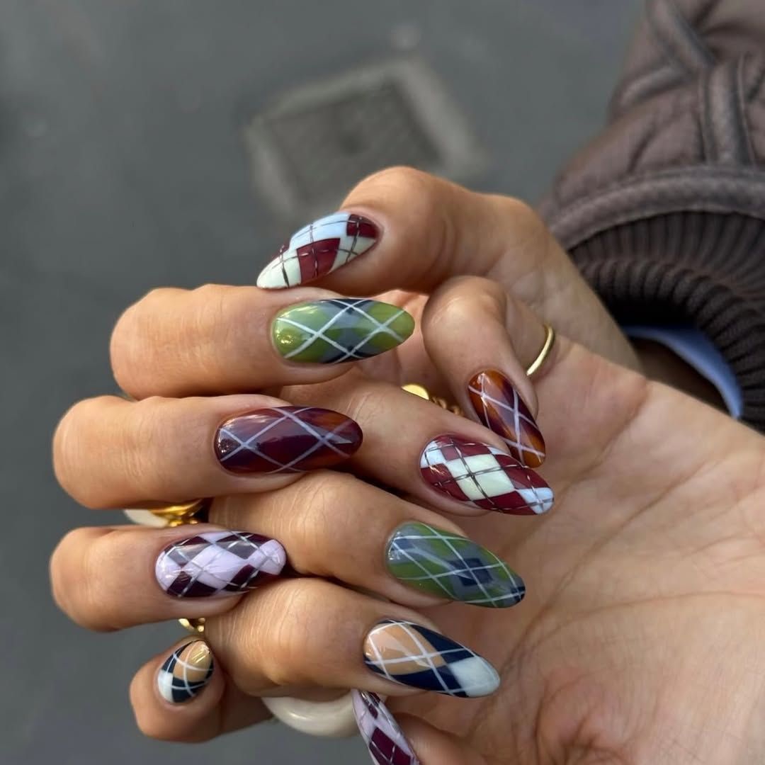 Plaid Nails: The Preppy Trend Is Coming For Your Manicure