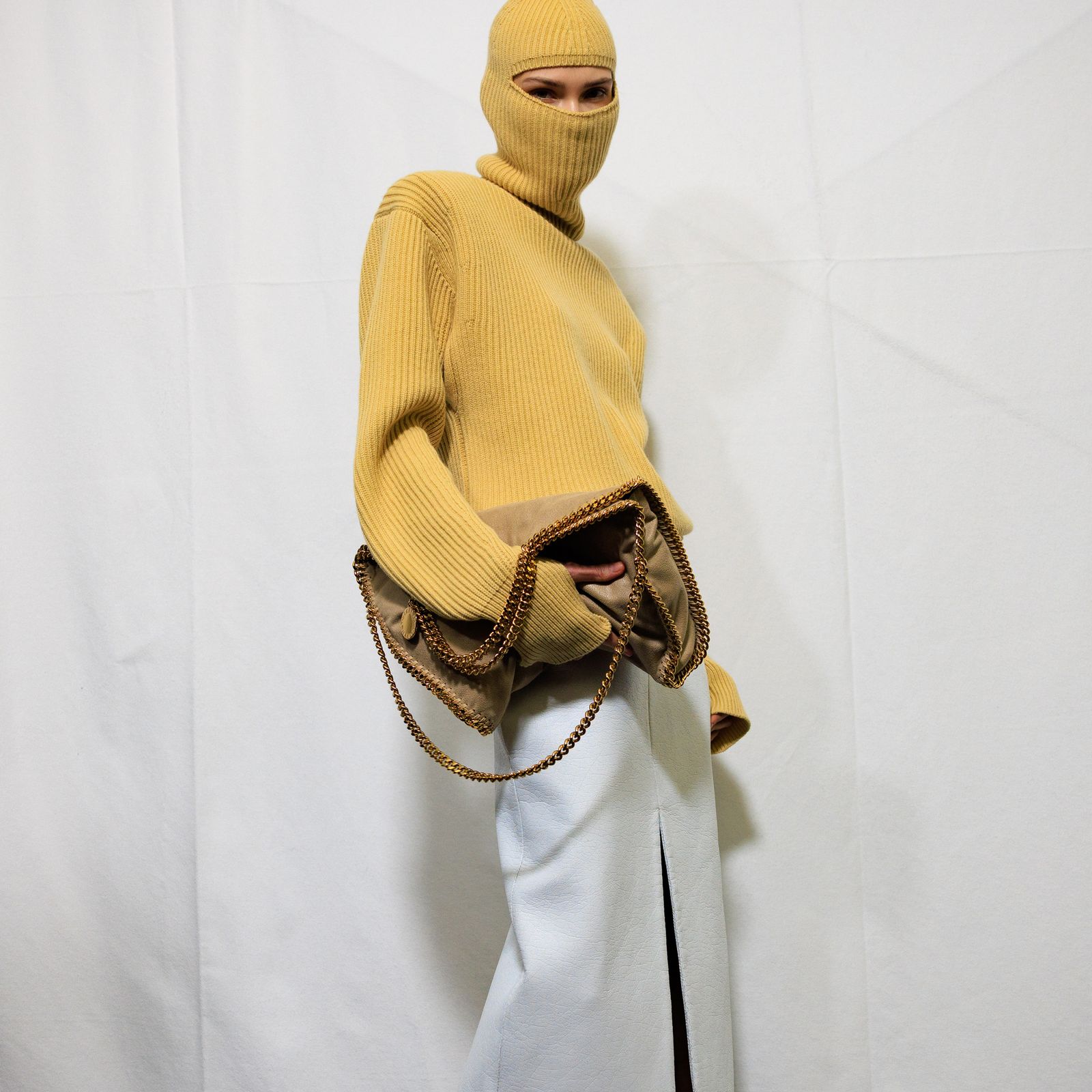 7 Benefits Of Lemon Water, Explained By The Experts